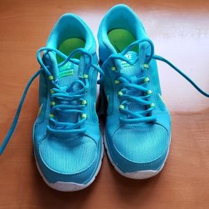 Nike women's Flex Trainer Running Shoes